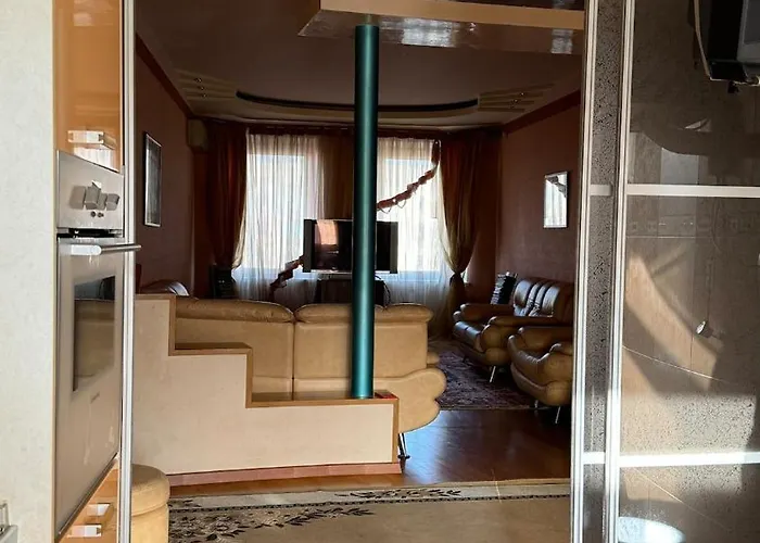 Spacious 4-bedroom Near Center & Arcadia *