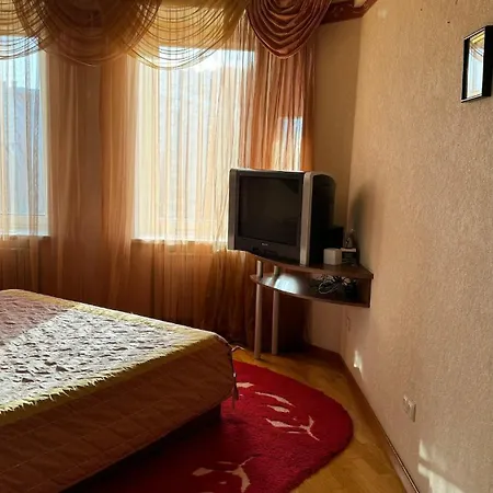 Spacious 4-bedroom Near Center & Arcadia * Odesa