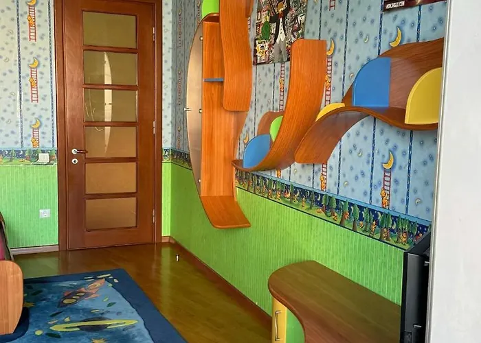 Spacious 4-bedroom Near Center & Arcadia 아파트